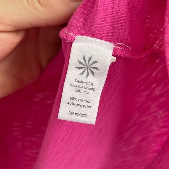 Athleta Shirt size MP hot pink color top - Picture 3 of 4